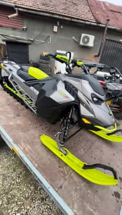 Ski-doo 850 -TABLETA-2023- 37 ORE