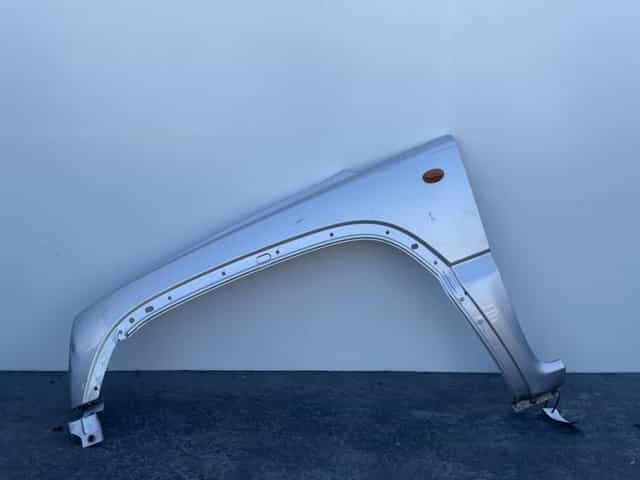 Aripa fata stanga Jeep Cherokee