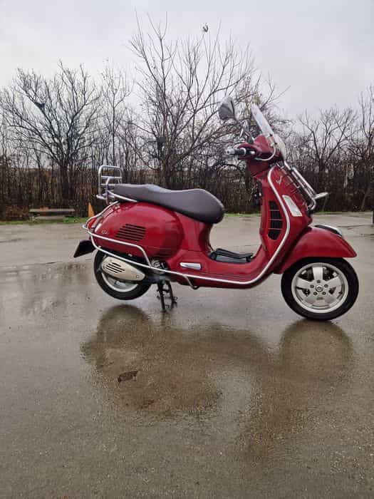 Vespa   300   GTS