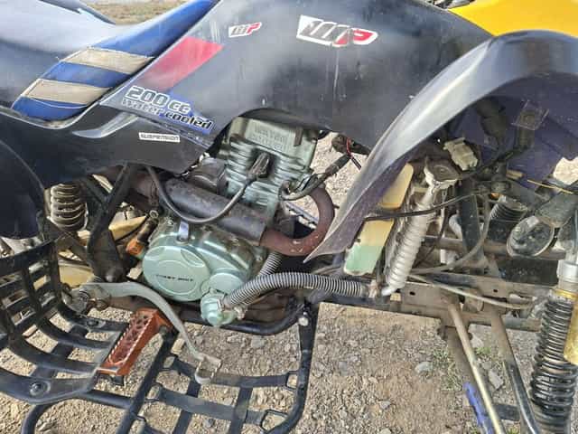 Vând atv  sau pentru piese sau la schimb