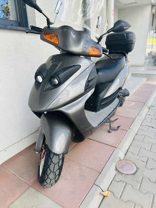 Scuter 50 , mare de doua persoane jianjue