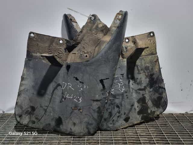 Aparatori noroi spate Nissan Navara D22 (1423)