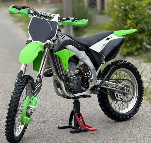 Vând Kawasaki KXF 450 2006 impecabil\2950€ neg!