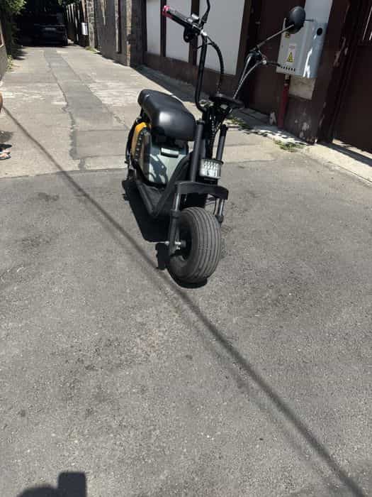Scuter electric.