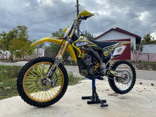 vand suziki rmz 250