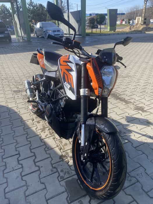 Ktm Duke Naked anul 2011