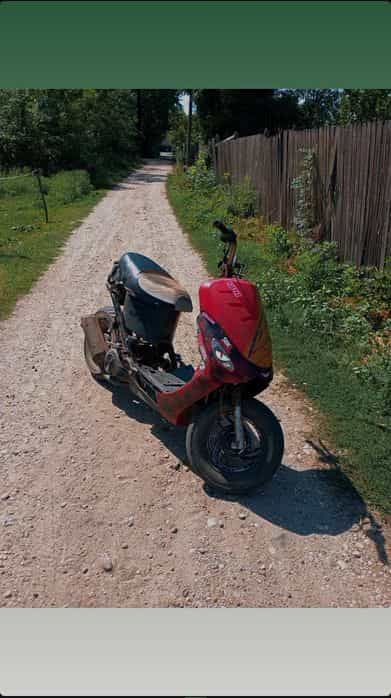 Vând sau schimb scuter