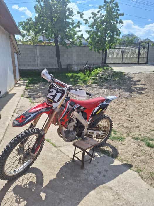 3000 ng Honda de 250cc anul 2013