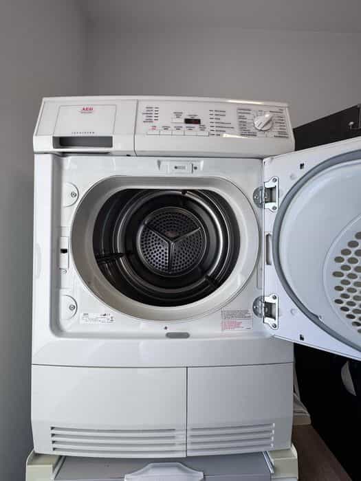 Uscator de haine AEG 5760