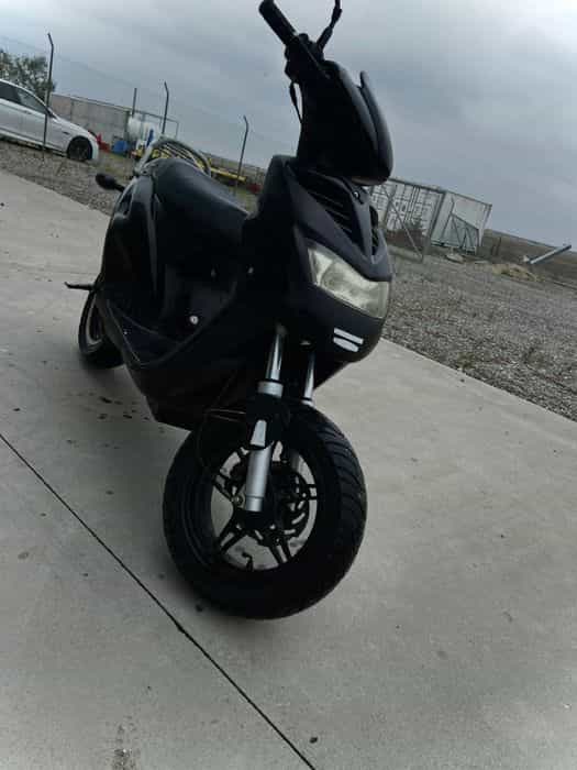 Vand scuter de 50 cc