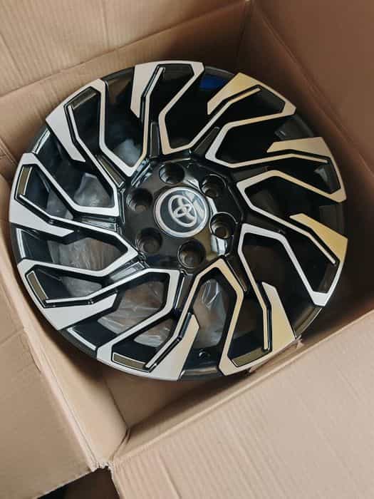 Vand jante de aliaj pentru Toyota Hilux , Land Cruiser pe 18