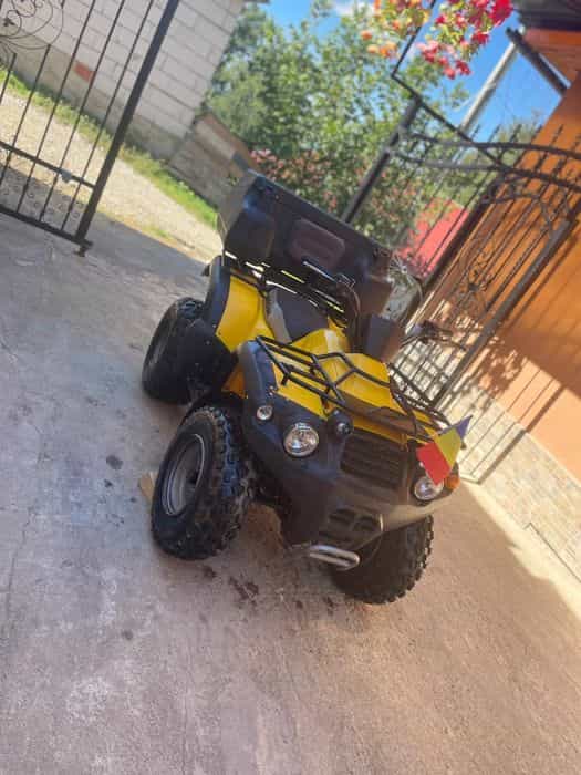 Vnd atv de 200 instare buna funționasa bine inporinr și de la buton de