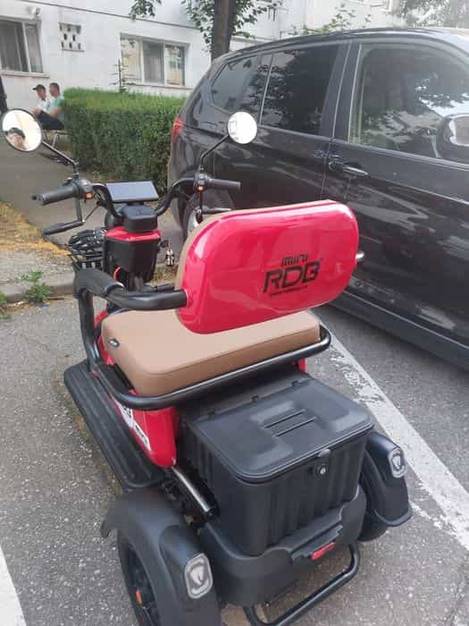 Vând triciclu electric