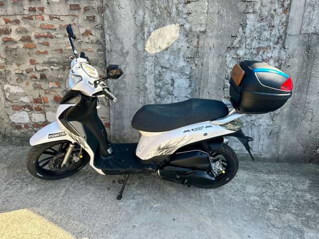 Vand sau schimb Scuter 125 cc3