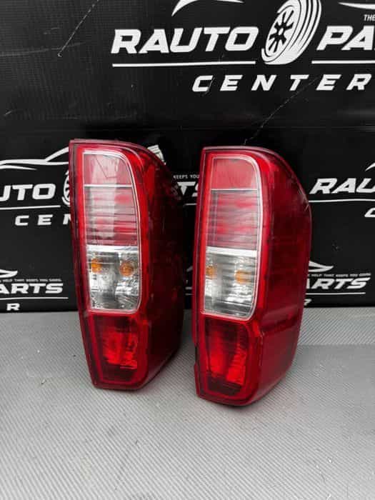 Stop/Lampa stanga Nissan Navara 2005-2010
