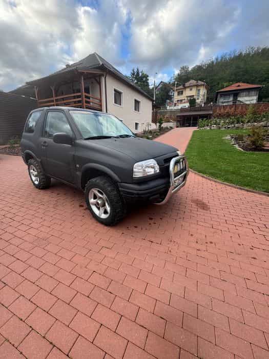 Vând Suzuki Grand Vitara, motor 2.0 benzină,