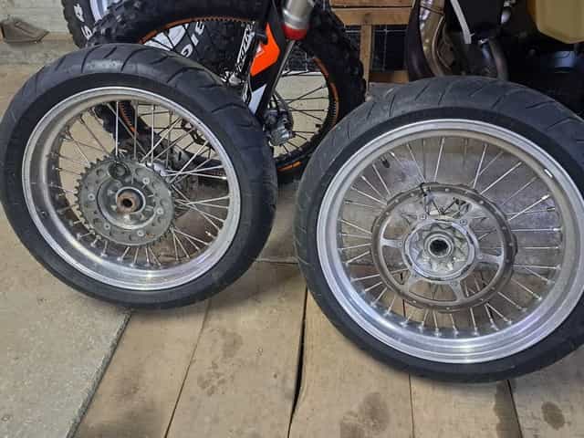 Vand roti supermoto