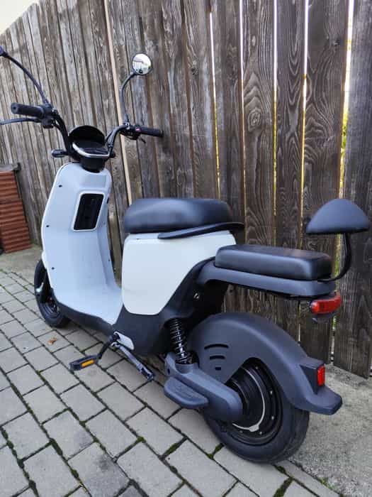 Vând scuter electric nou.