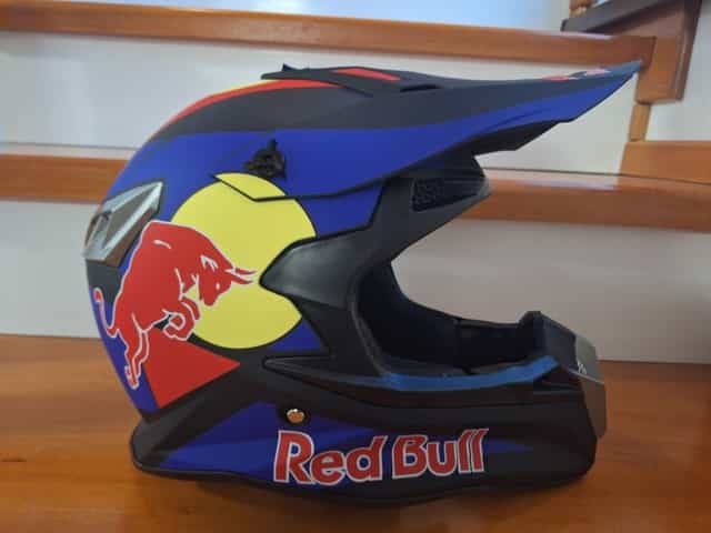 Cască Enduro Red Bull disponibil  M - L  - XL - XXL