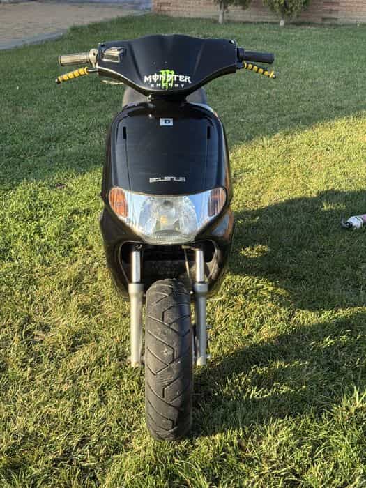 Vand scuter derbi atlantis de 80 cc