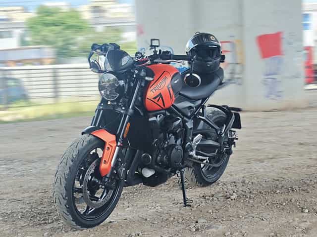 Vând Triumph trident 660 2023