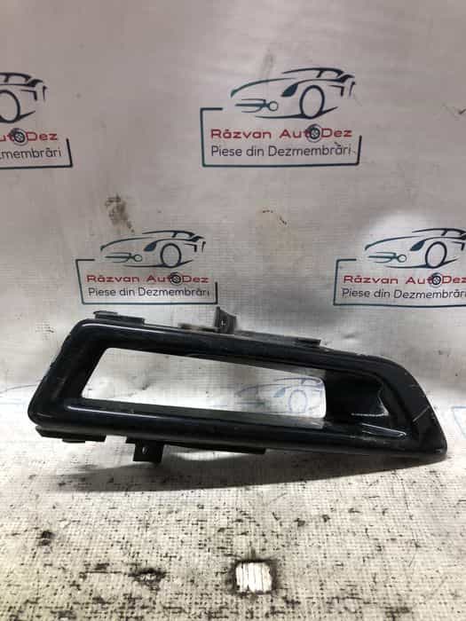 Grila proiector stanga Land Rover Discovery 2017