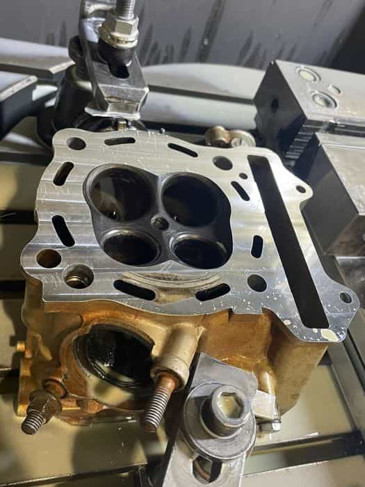 Chiuloasa Suzuki LTZ 400 (LT-Z 400)