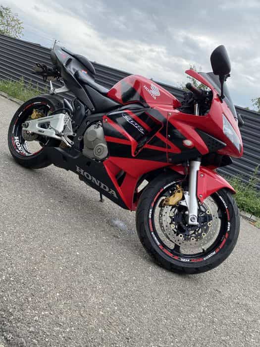 Honda cbr 600 rr/ schimb cu moto touring, atv , rulotă.