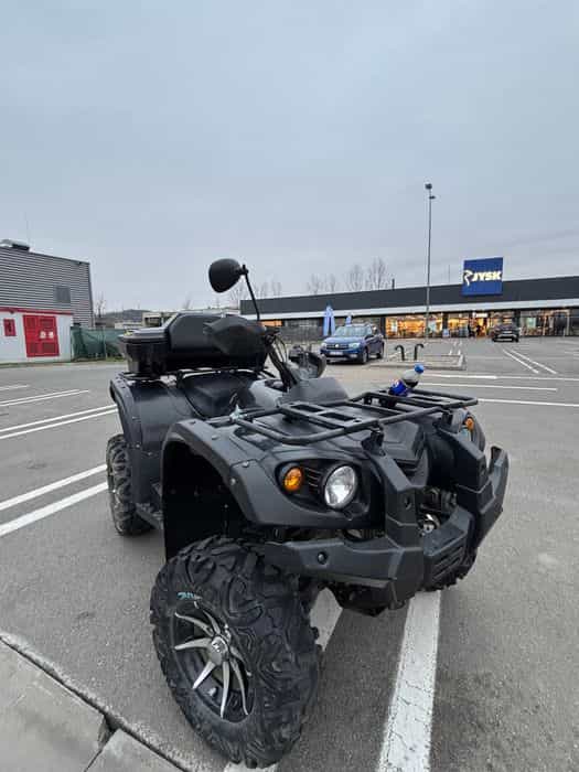 Vând atv hisun 700