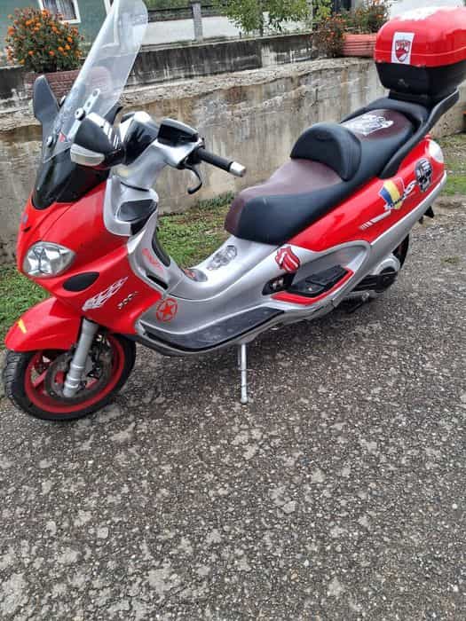 Scuter Piaggio x9