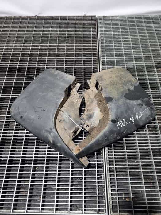 Aparatori noroi fata Nissan Navara D22 (1423)