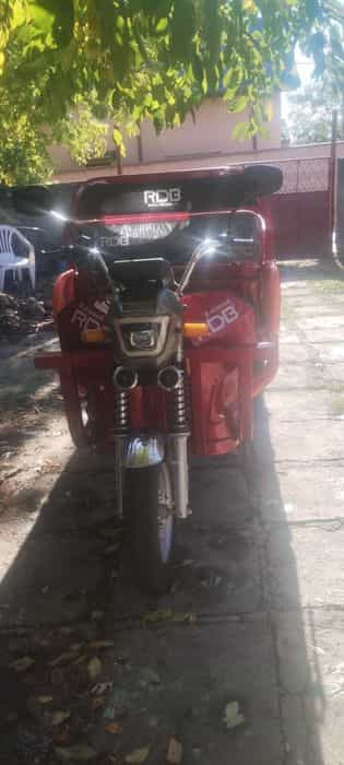 Vand triciclu electric