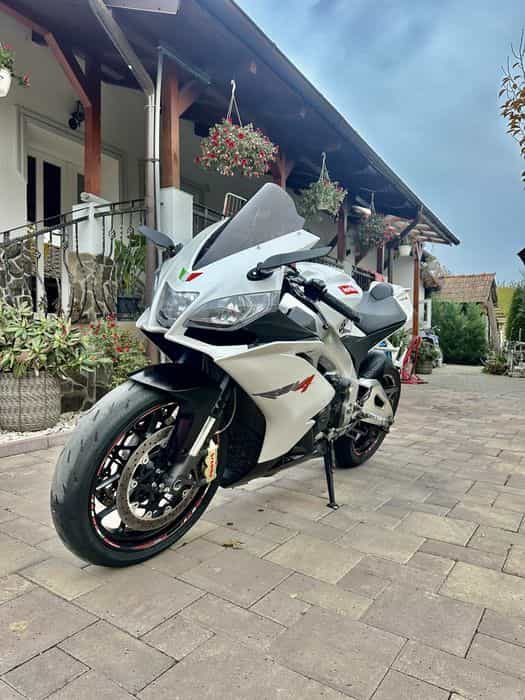Aprilia RSV4 2010
