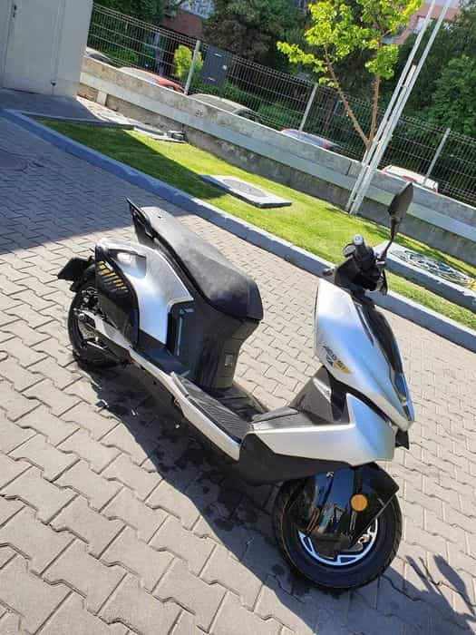 Scuter electric CFMoto Zeeho AE8S+