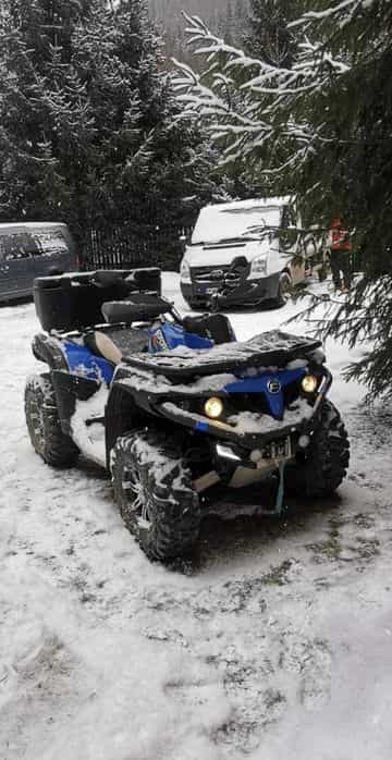 Vând atv cf moto 550L.