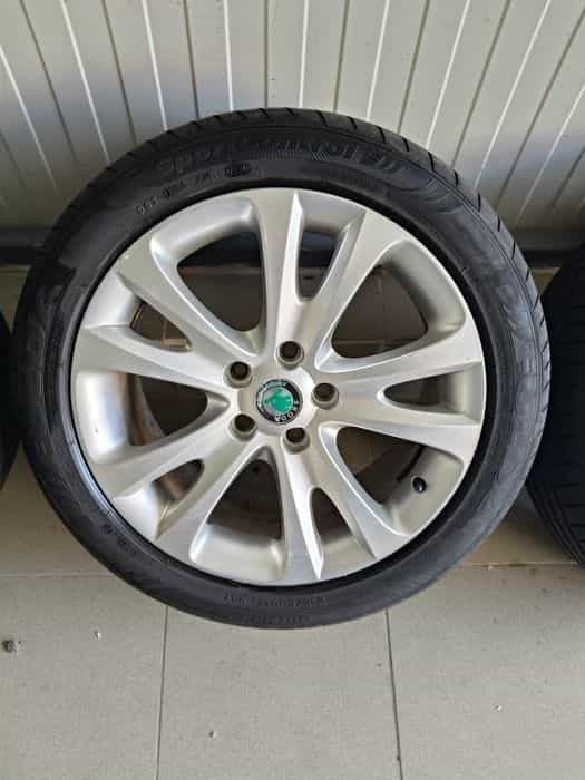 Jenti aliaj R17 cu anvelope  Skoda