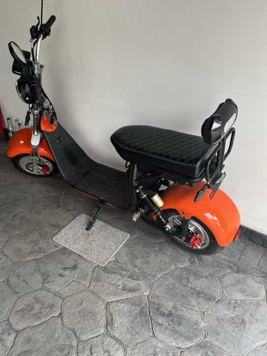 Vand scuter electric