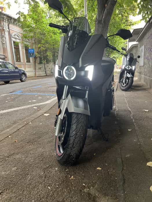 Scuter electric fabricat Spania SilenceS01+Connected nu Zeeho, Socco)