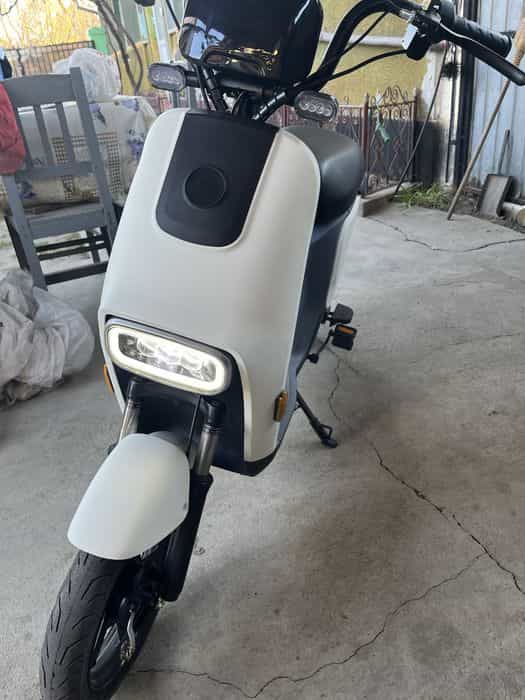 Vand scuter electric