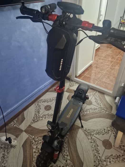 Vând trotineta electrica scooter ix6