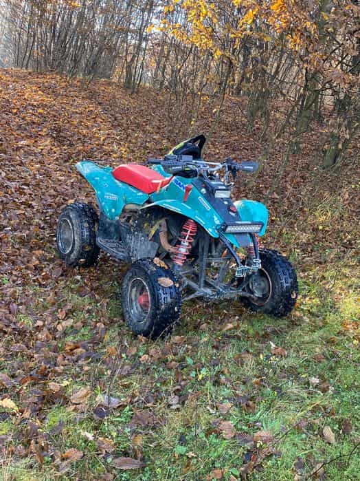 Vând atv polaris