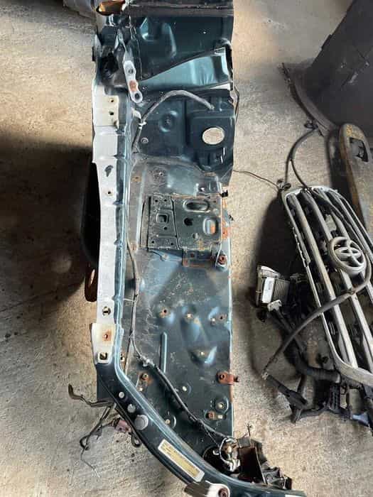 aripa interioara dreapta Toyota hilux 2010