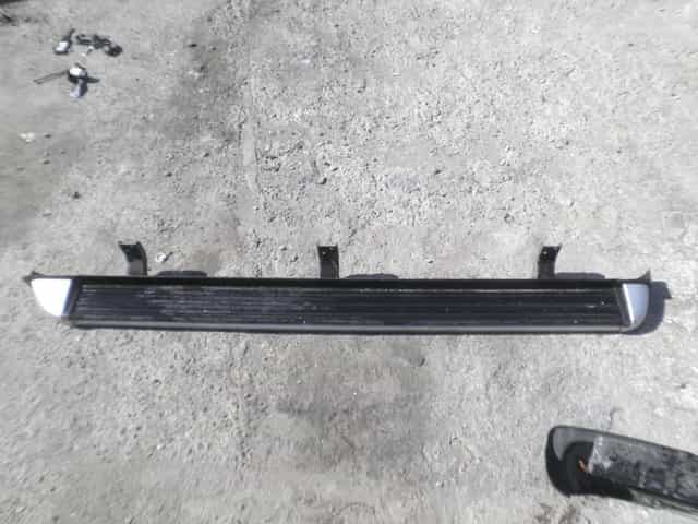 Set praguri stanga / dreapta Nissan Navara D23 2018