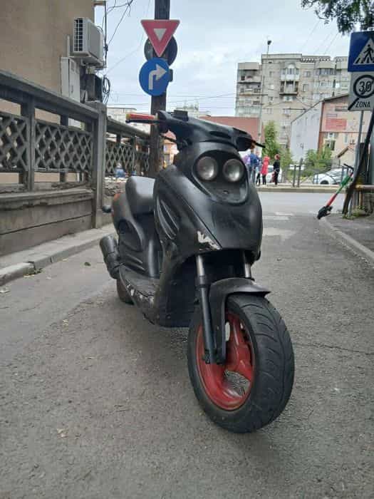 Vând scuter / sau schimb cu iPhone dela 11 în sus