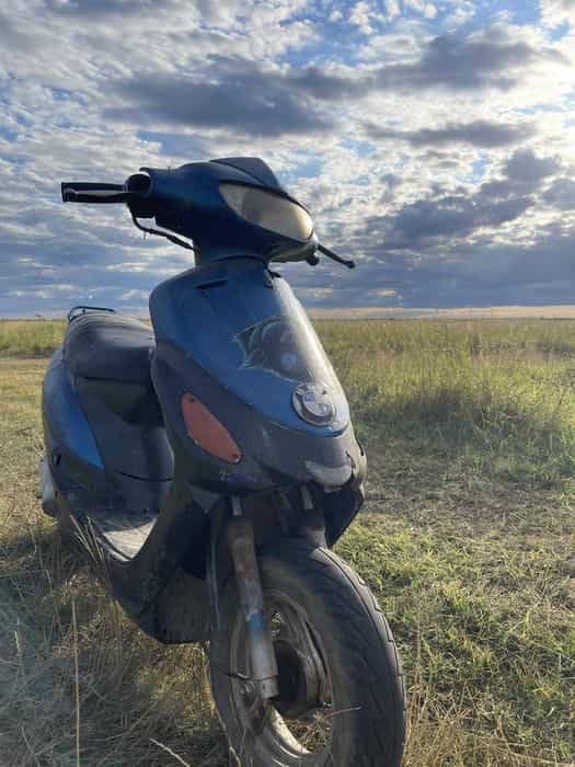 Vând sau schimb scuter 49 cc 4T,set 60cc