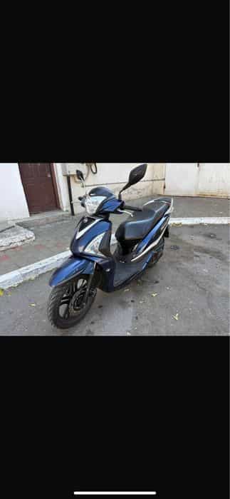 Vant tot ce se vede in poze scutere cu si fara permis