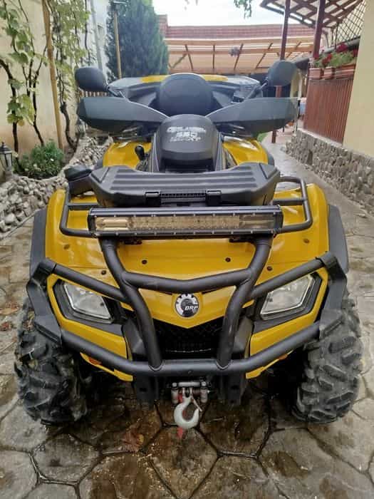 Vând Can am 650 cm