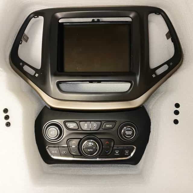 Jeep Cherokee navigatie - radio/CD/DVD/GPS 68258678AG