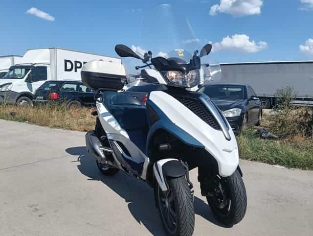 Scuter categoria B 3 roti piaggio mp 3oo cc .  2013 injectie