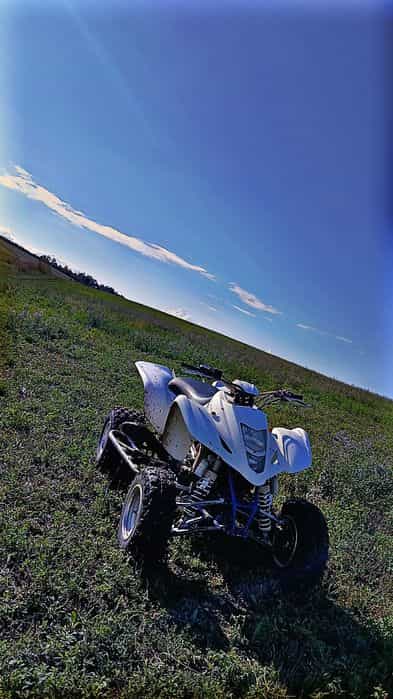 Vând suzuki ltz 400